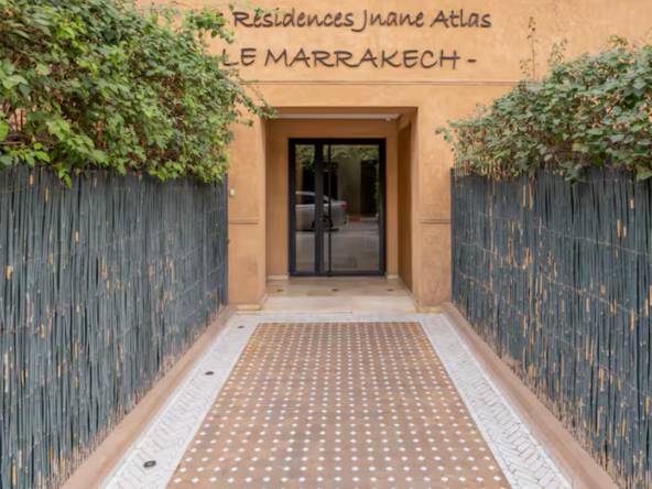 0eabbff7-1444-4858-8b0d-45698e38797a (Grande)