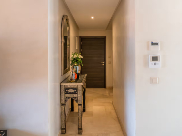 2d0dd9c6-3996-4d4c-bda7-dcf6b4aaf39c (Grande)