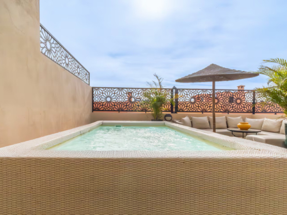 314e0906-0e25-4e88-84d4-7b005106e080 (Grande)