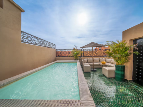 4ba4b3a7-bc67-4103-a902-3f485e24aef4 (Grande)