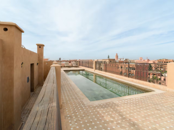 62f245bd-e9ee-4629-91ad-a538afd04c82 (Grande)