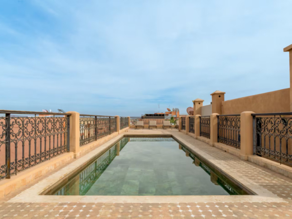 6c2055ef-787e-4c4d-afb2-b15f7c65bb59 (Grande)