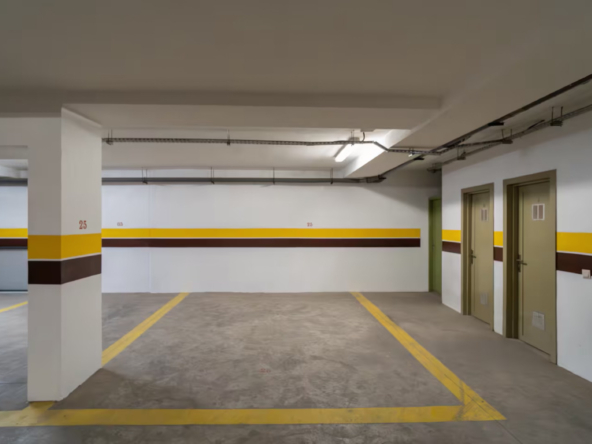 7dcf5f93-b4e3-4269-8092-c6962f57ba3c (Grande)