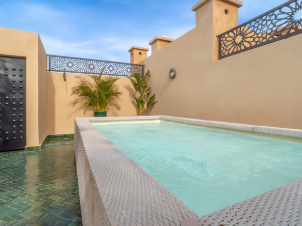 896ccf56-c19f-4c2a-947b-920a940f3453 (Grande)