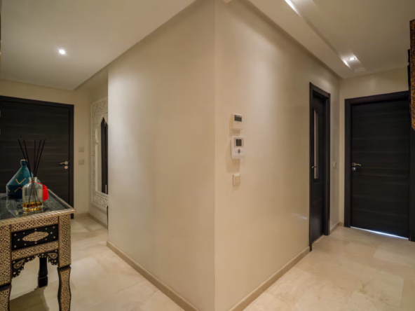 9550a50d-1cda-43a4-81ae-3237fe0f5869 (Grande)