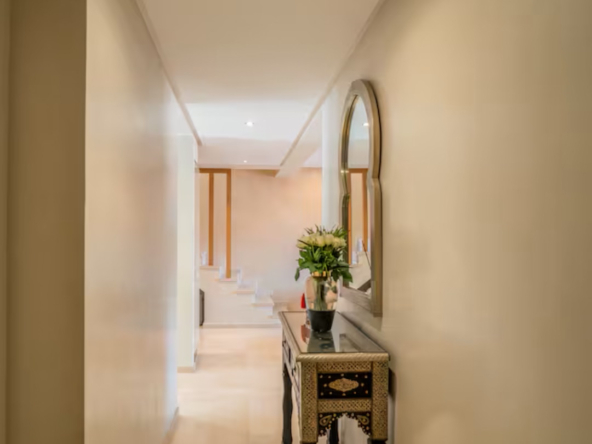 a7fcca34-b5ae-4173-acfc-d195412db618 (Grande)