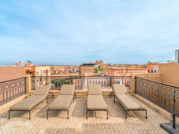 cf9237df-7f05-474b-9d90-6eb5260f5a81 (Grande)