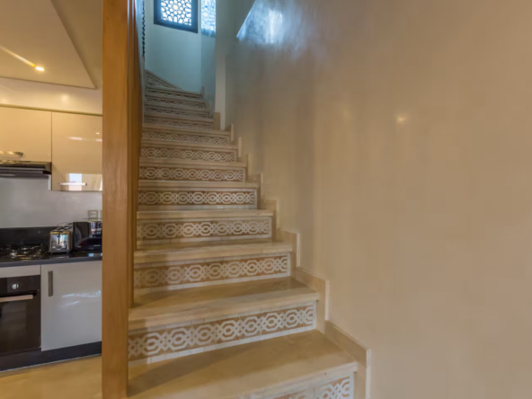 e5e498b2-a22f-40e2-9c9b-eca9fd3db8fe (Grande)