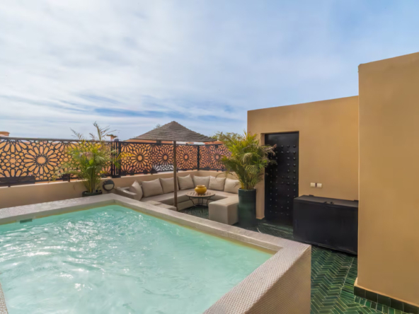 f70fa92a-1f0b-4659-893c-e1f65b7b9ed7 (Grande)